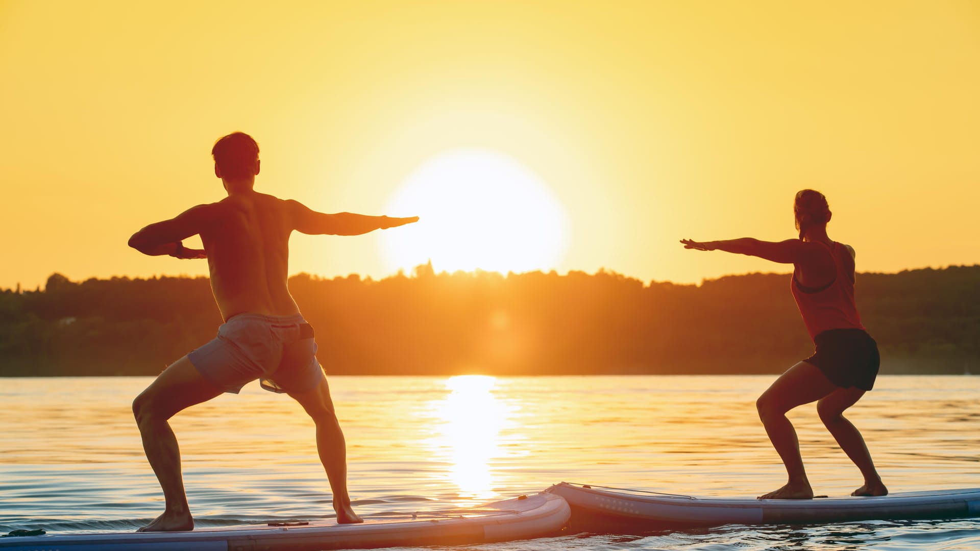 SUP-Yoga: Was so entspannt aussieht, ist ein Workout für den ganzen Körper.