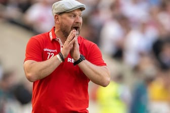 Steffen Baumgart, Trainer des 1. FC Köln: Zum Saisonstart sieht sich der FC bereits mit einer Härteprüfung konfrontiert.