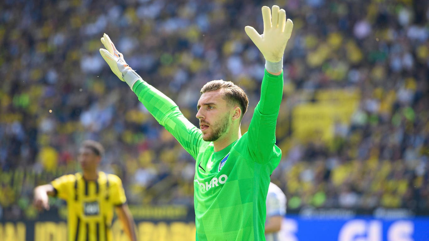 Marcel Lotka wechselt nach zehn Bundesliga-Spielen für Hertha BSC zur neuen Saison zu Borussia Dortmund.