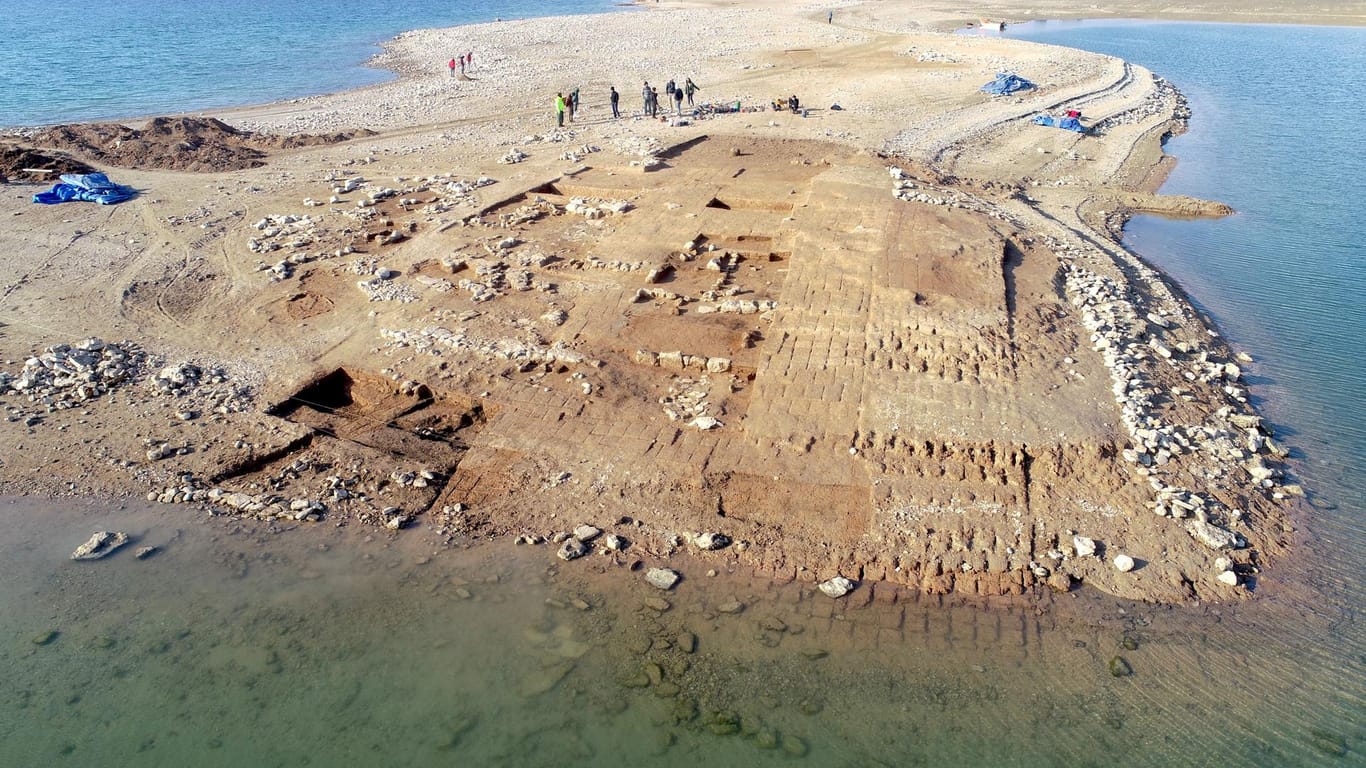 Luftaufnahme der Ausgrabungen von Kemune: 2010 wurde die Stätte in einem Stausee entdeckt.
