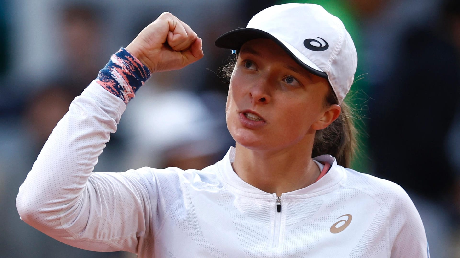 Iga Swiatek: Die Weltranglistenerste steht im Viertelfinale der French Open.