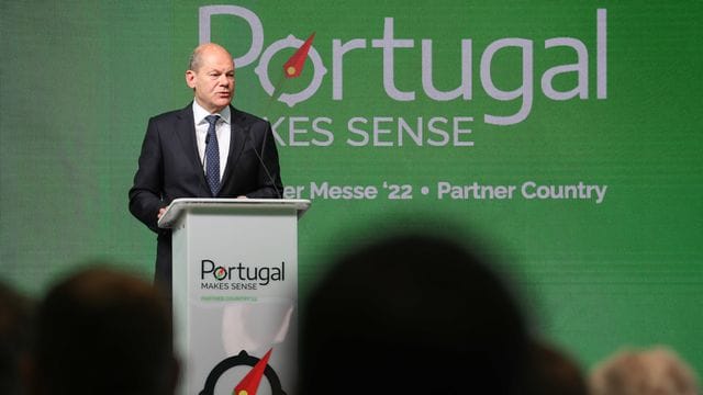 Bundeskanzler Olaf Scholz (SPD) spricht zu Beginn der Hannover Messe 2022.