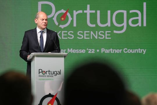 Bundeskanzler Olaf Scholz (SPD) spricht zu Beginn der Hannover Messe 2022.