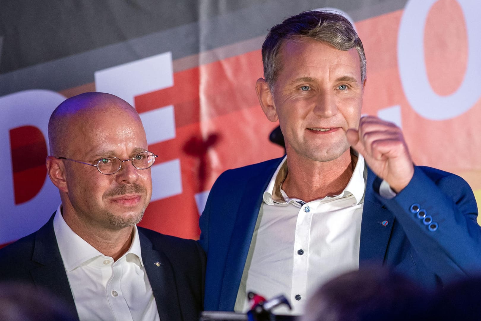 Andreas Kalbitz mit Björn Höcke: Nur offiziell wurde der rechtsextremistische "Flügel" um die Beiden aufgelöst, gerade arbeiten viele Ex-Mitglieder am Machtausbau.