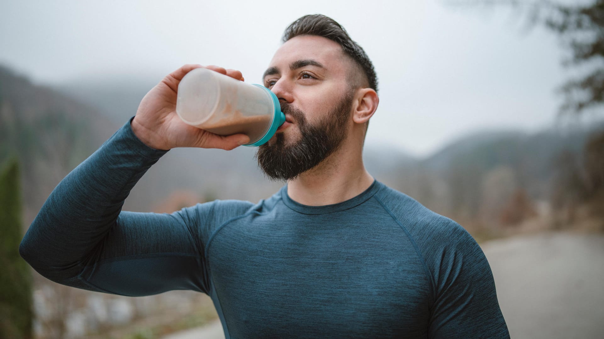 Eiweißshake (Symbolbild): Fitnesssportler haben einen erhöhten Bedarf an Protein.