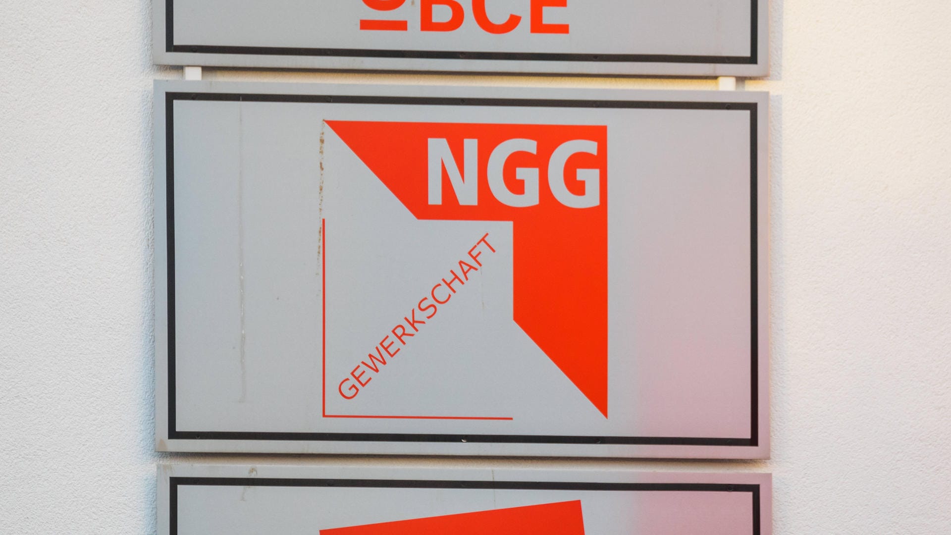 Logo der Gewerkschaft Nahrung-Genuss-Gaststätten (NGG) (Symbolbild): Der neue Tarifvertrag tritt ab dem 1. Juli in Kraft.