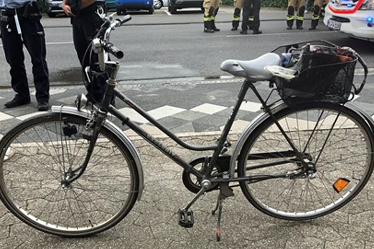 Das Fahrrad der Frau: Wer kennt die Besitzerin?