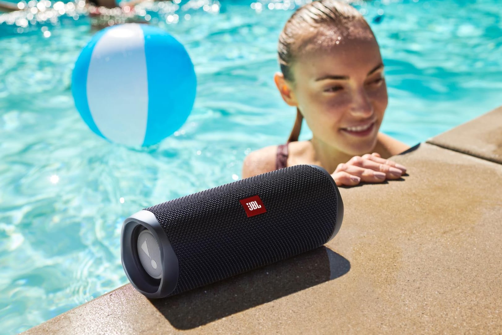 Der Bluetooth-Lautsprecher von JBL ist heute bei Saturn stark reduziert.