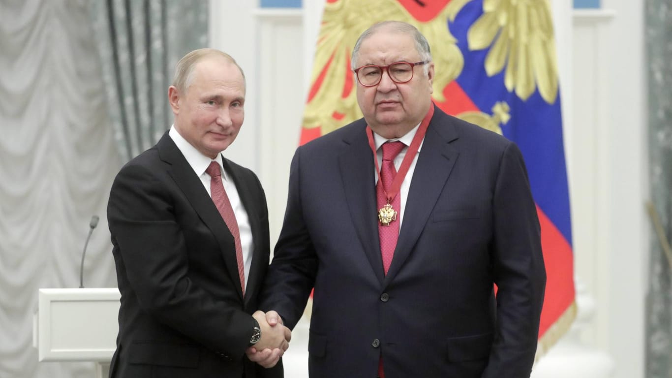 2018 in Moskau (Archivbild): Putin verleiht Usmanow einen Verdienstorden für das Vaterland.