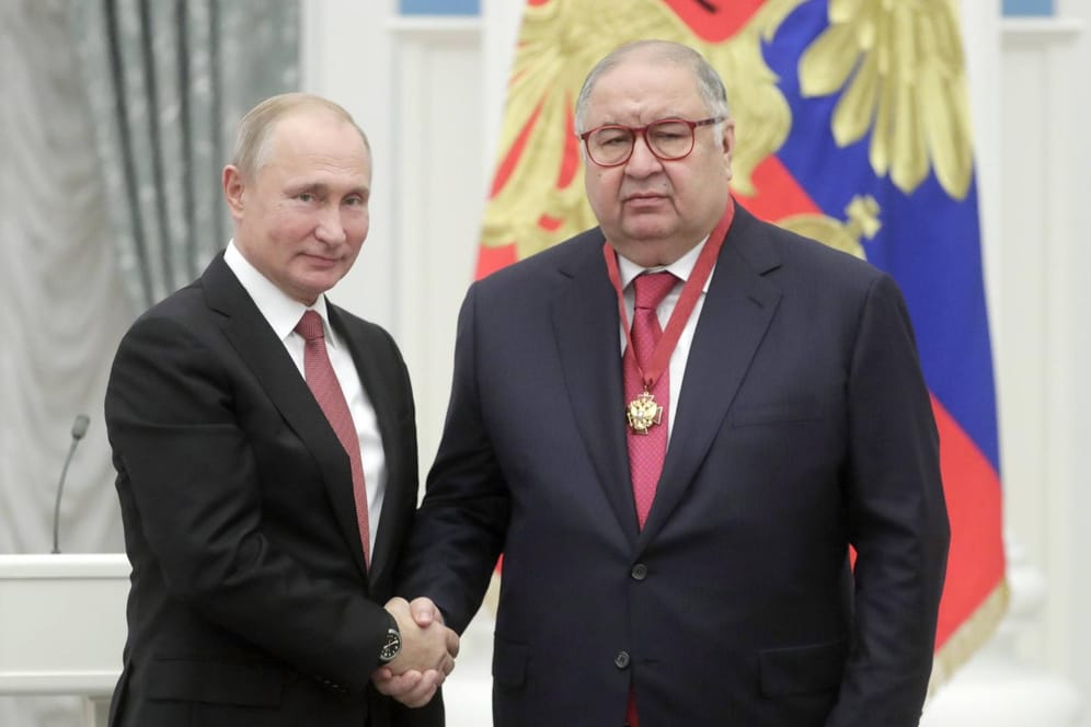 2018 in Moskau (Archivbild): Putin verleiht Usmanow einen Verdienstorden für das Vaterland.