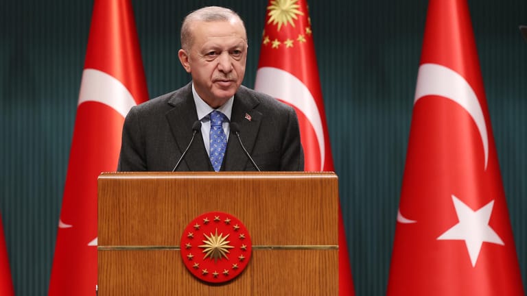 Recep Tayyip Erdoğan: Die neue Bezeichnung "Turkiye" drücke Kultur, Zivilisation und Werte der türkischen Nation am besten aus.