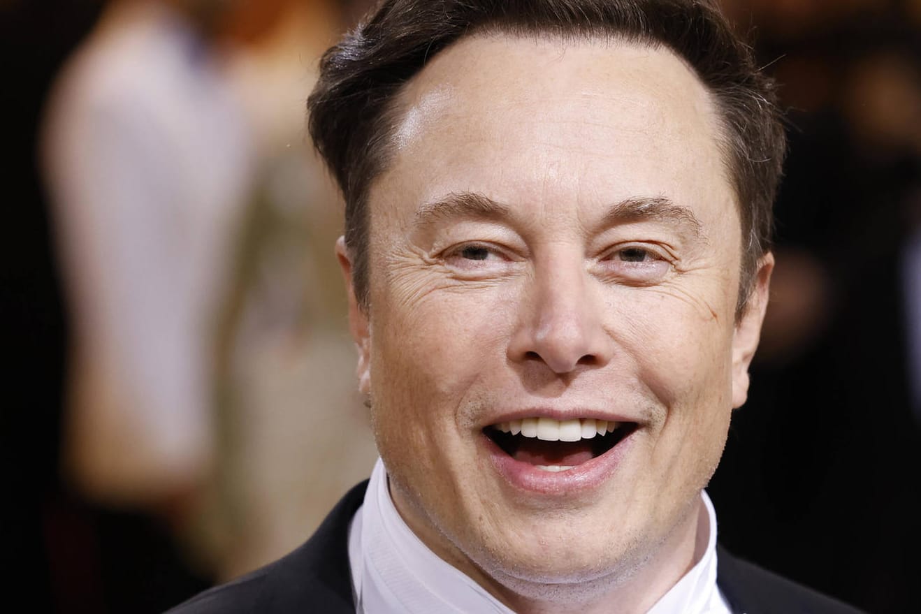 Elon Musk: Der Milliardär wurde mit seiner neuen Freundin gesichtet.