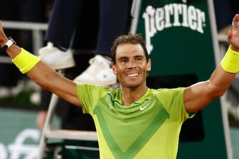 Rafael Nadal: Der Spanier feiert erlöst seinen Sieg gegen Novak Djokovic.