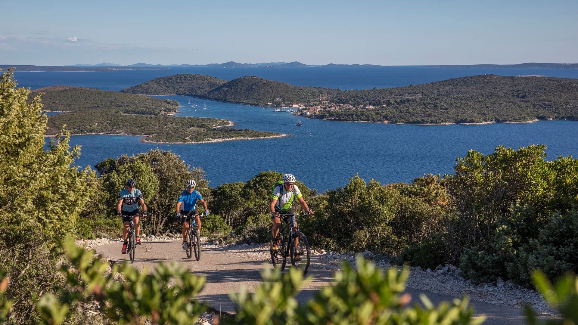 Spüren Sie auf Lošinjer Wegen, das Meer und die Natur. Schließen Sie sich dem Adrenalin - Abenteuer an und genießen Sie den Sport das ganze Jahr über.