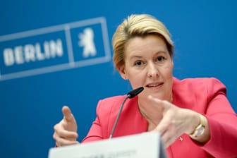 Franziska Giffey (SPD), Berlins Regierende Bürgermeisterin (Archivbild): Bei den Gesprächen um ein 9-Euro-Folgeticket arbeitet Giffey energisch an einer schnellen Einigung.