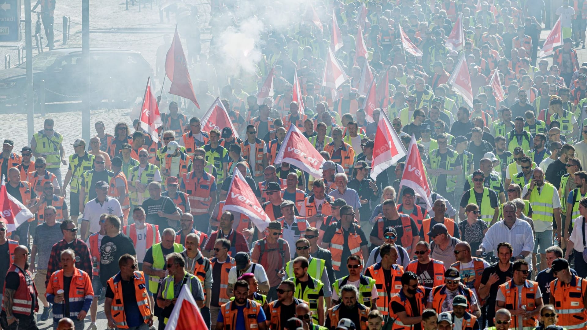 Warnstreik in deutschen Seehäfen