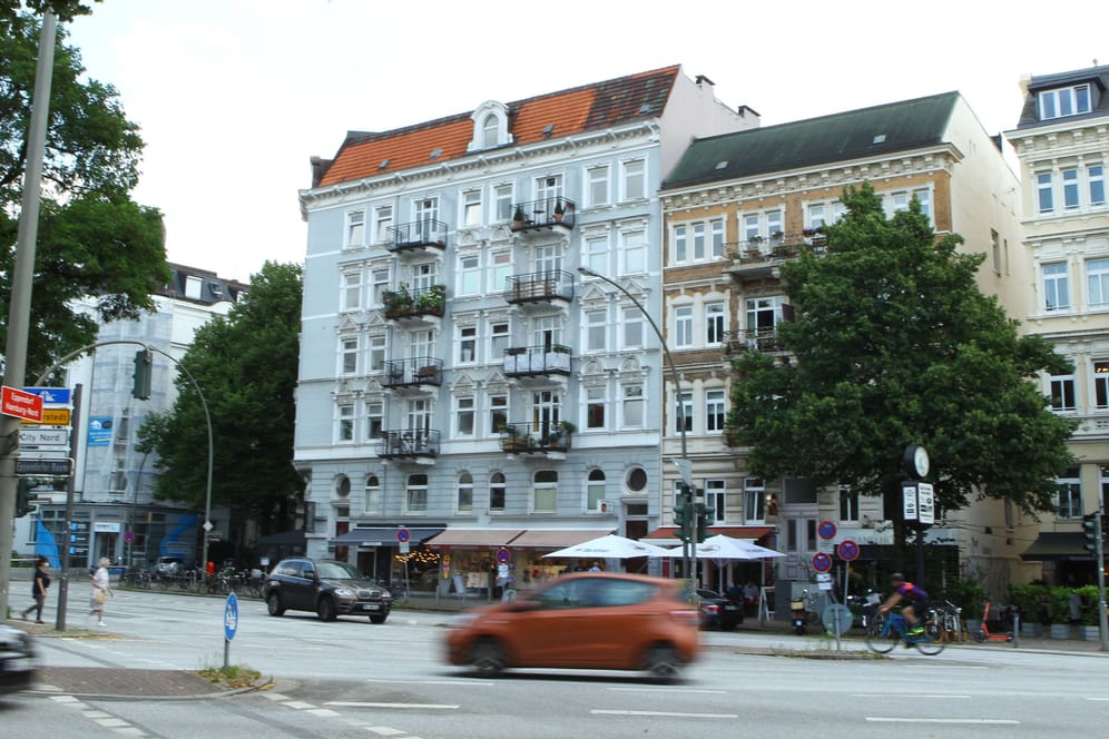 Altbau-Wohnungen in Eppendorf (Symbolbild): In ganz Hamburg droht vielen Mietern spätestens 2023 eine drastische Mieterhöhung (Quelle: imago images / Hanno Bode).