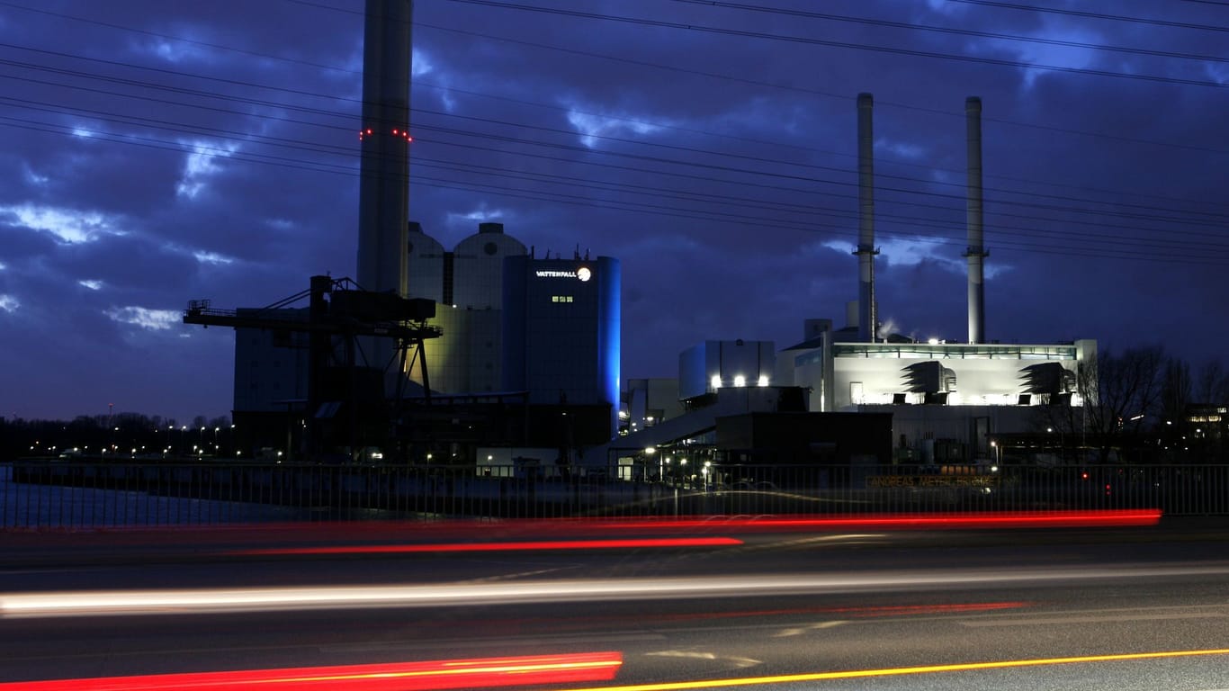 Das Kohlekraftwerk Tiefstack in Hamburg soll bald Geschichte sein (Archivbild): Mit dem vorgestellten Konzept könnte der Kohleausstieg bereits in sechs Jahren erreicht sein.