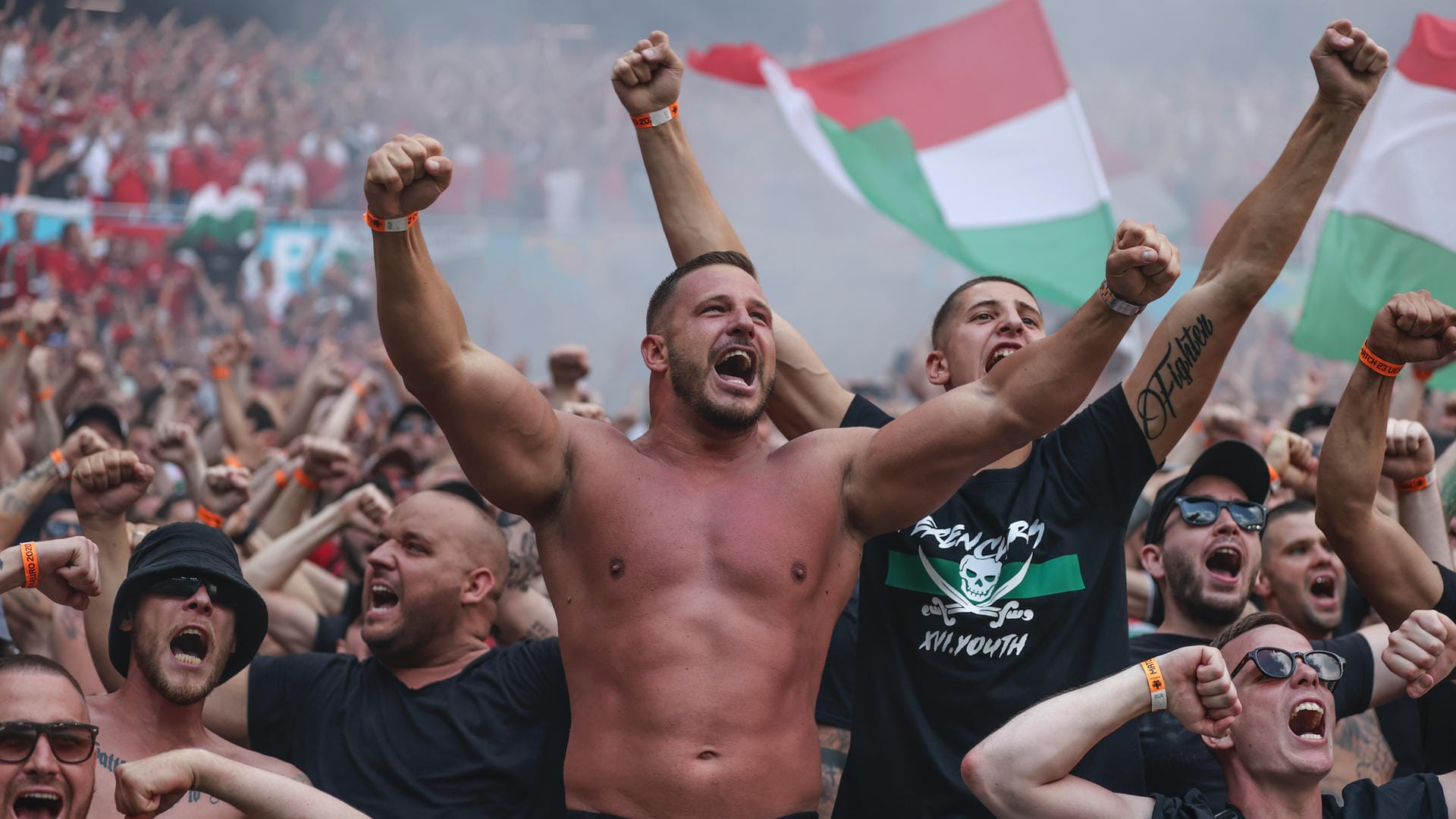 "Carpathian Brigade": Die aus verschiedenen Ultra- und Hooligan-Gruppierungen bestehende Vereinigung bejubelte bei der EM den Führungstreffer gegen Frankreich.