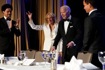 US-Präsident Joe Biden und First Lady Jill Biden beim jährlichen "Correspondents' Association Dinner" im Weißen Haus.