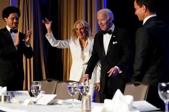 US-Präsident Joe Biden und First Lady Jill Biden beim jährlichen "Correspondents' Association Dinner" im Weißen Haus.
