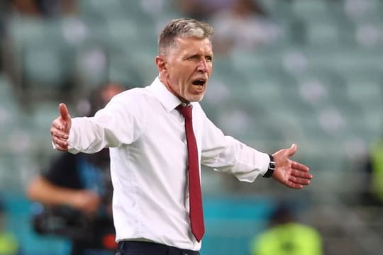 Jaroslav Silhavy bleibt weiterhin tschechischer Fußball- Nationaltrainer.