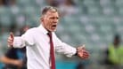 Jaroslav Silhavy bleibt weiterhin tschechischer Fußball- Nationaltrainer.