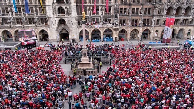 Zuletzt war die Meisterfeier am Marienplatz wegen der Corona-Pandemie zweimal ausgefallen. Zuletzt war die Meisterfeier am Marienplatz wegen der Corona-Pandemie zweimal ausgefallen.