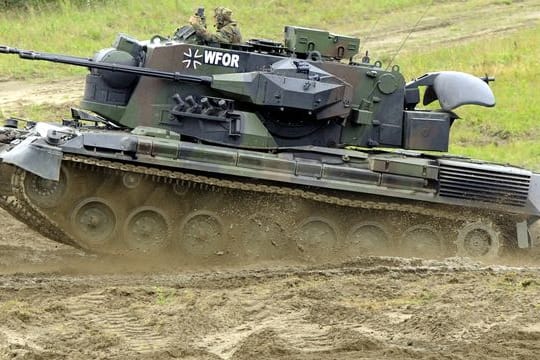 Ein Flakpanzer vom Typ Gepard auf dem Truppenübungsplatz in Munster.