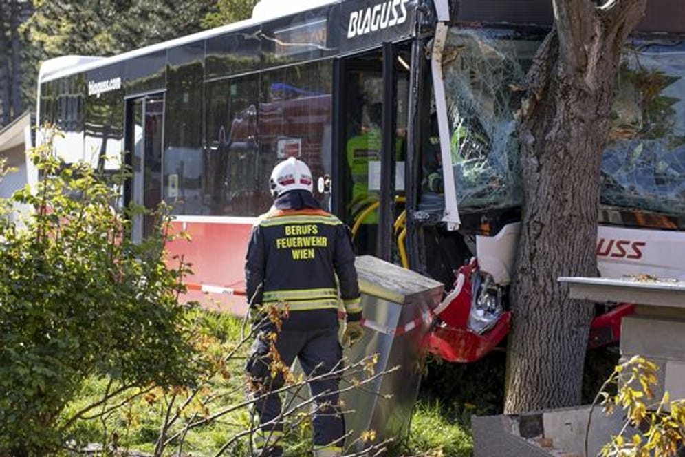 In Wien ist es zu einem schweren Busunfall gekommen.