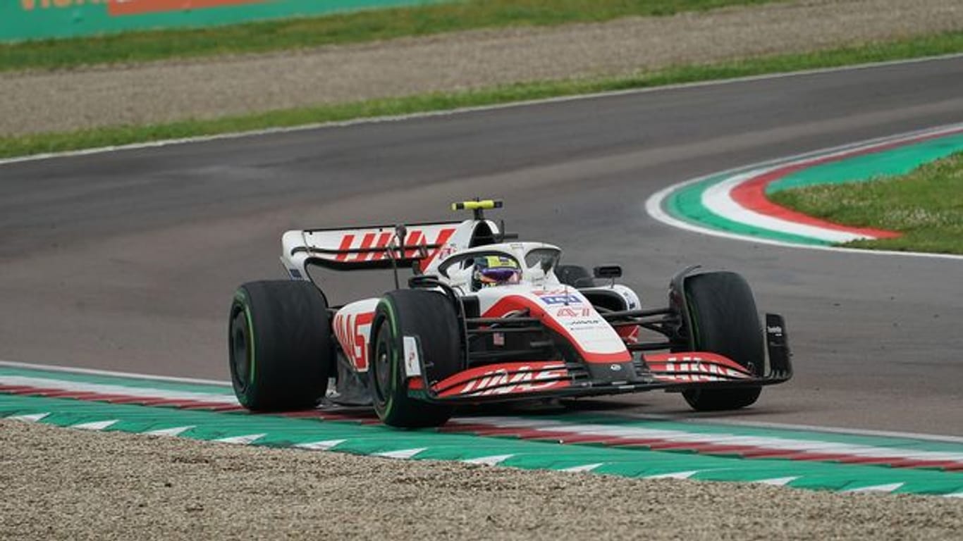 Haas-Pilot Mick Schumacher bleibt optimistisch.