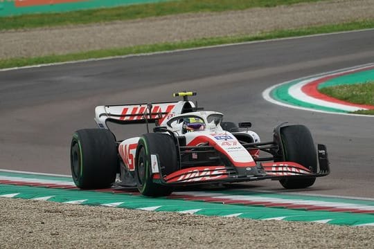 Haas-Pilot Mick Schumacher bleibt optimistisch.