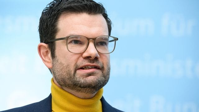Nicht nur FDP-Minister Marco Buschmann ist bekennender "Star Wars"-Fan - auch in Bayern gibt es einen prominenten Anhänger der Weltraum-Saga. Nicht nur FDP-Minister Marco Buschmann ist bekennender "Star Wars"-Fan - auch in Bayern gibt es einen prominenten Anhänger der Weltraum-Saga.