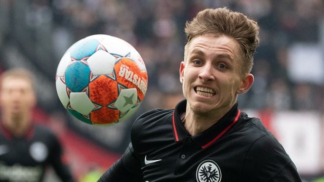 Jesper Lindström ist seit 2021 bei der Eintracht (Archivbild): Erneut gibt es Wechselgerüchte.