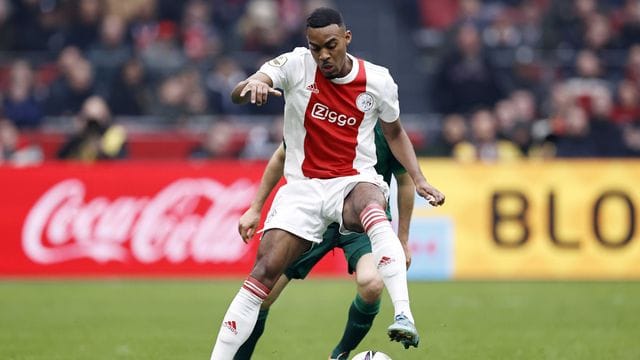 Ajax-Profi Ryan Gravenberch verletzte sich im Training.