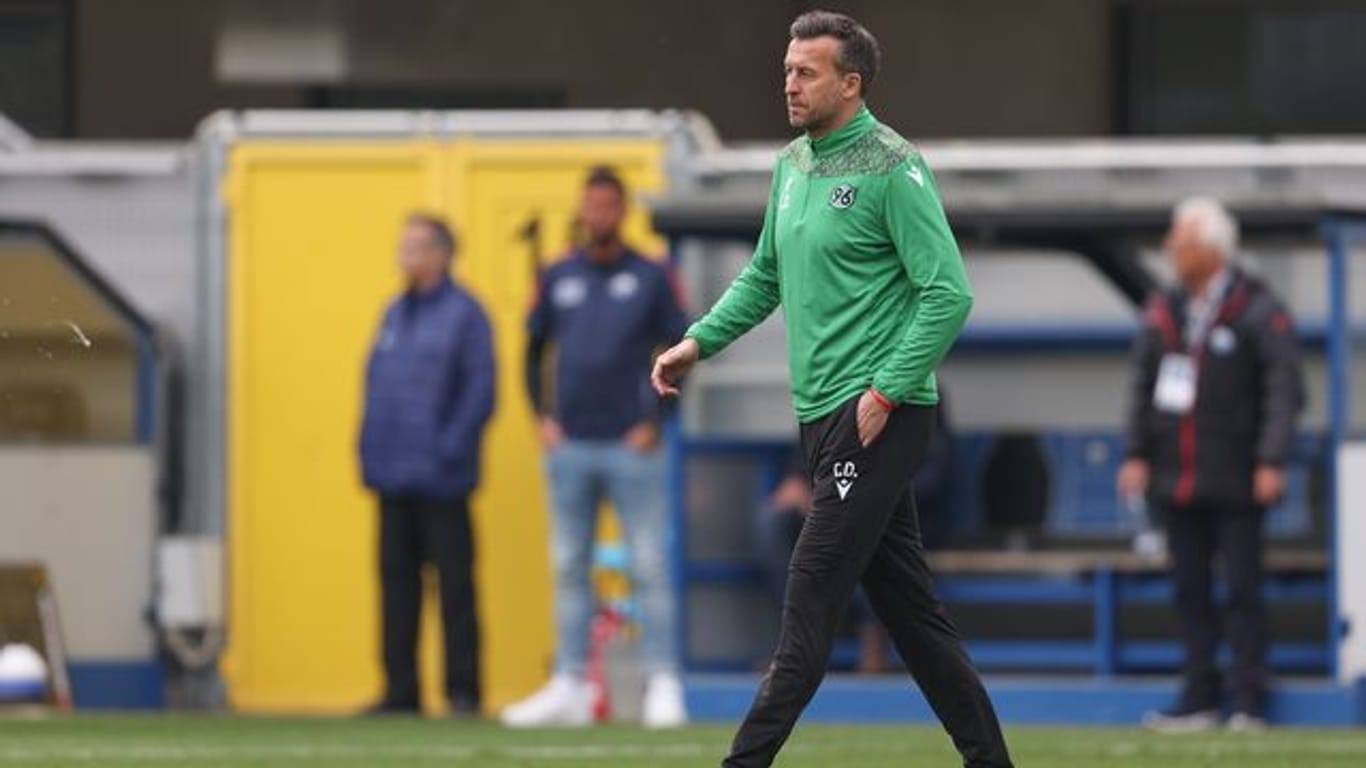 Hannovers Trainer Christoph Dabrowski verlässt den Verein im Sommer.