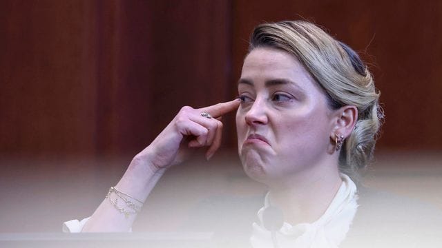 Beschreibt brutalste Szenen unter Tränen: Schauspielerin Amber Heard sagt gegen ihren Ex-Mann aus. Beschreibt brutalste Szenen unter Tränen: Schauspielerin Amber Heard sagt gegen ihren Ex-Mann aus.
