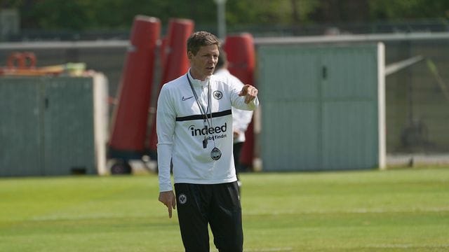 Wird die Profis von Eintracht Frankfurt nach dem Einzug ins Finale der Europa League zu einem Waldlauf bitten: Trainer Oliver Glasner.