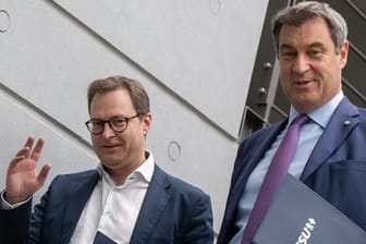 CSU-Chef Markus Söder hat sich für den oberbayerischen Landtagsabgeordneten Martin Huber (l) als neuen Generalsekretär entschieden.