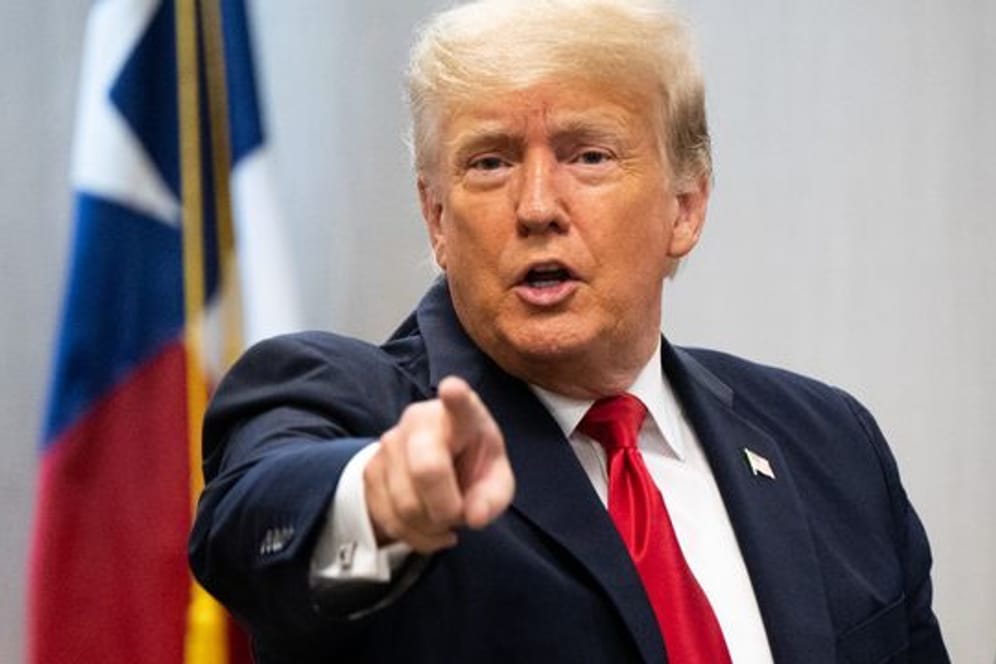 Der Ex-Präsident der USA, Donald Trump, im Gespräch mit Journalisten.