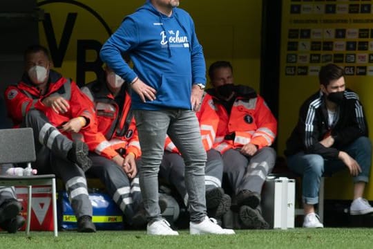 Überlässt das Feiern den Spielern: Bochums Trainer Thomas Reis.