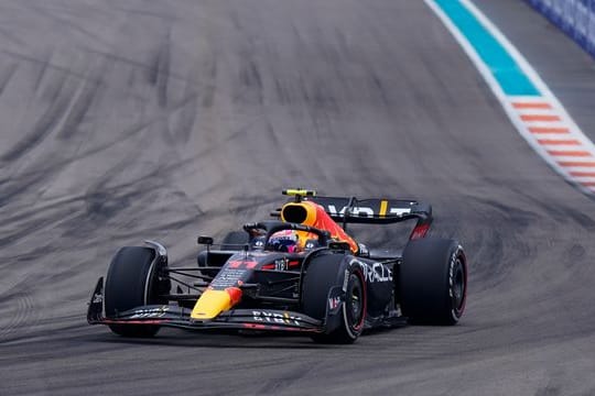 Sergio Perez auf der Rennstrecke in Miami.