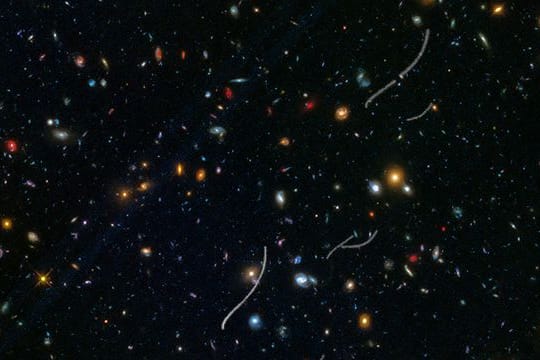 Für das Bild wurden Aufnahmen des Weltraumteleskops Hubble übereinander gelegt.