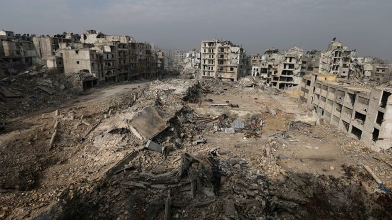 Im Krieg zerstörte Häuser in Aleppo (Syrien).