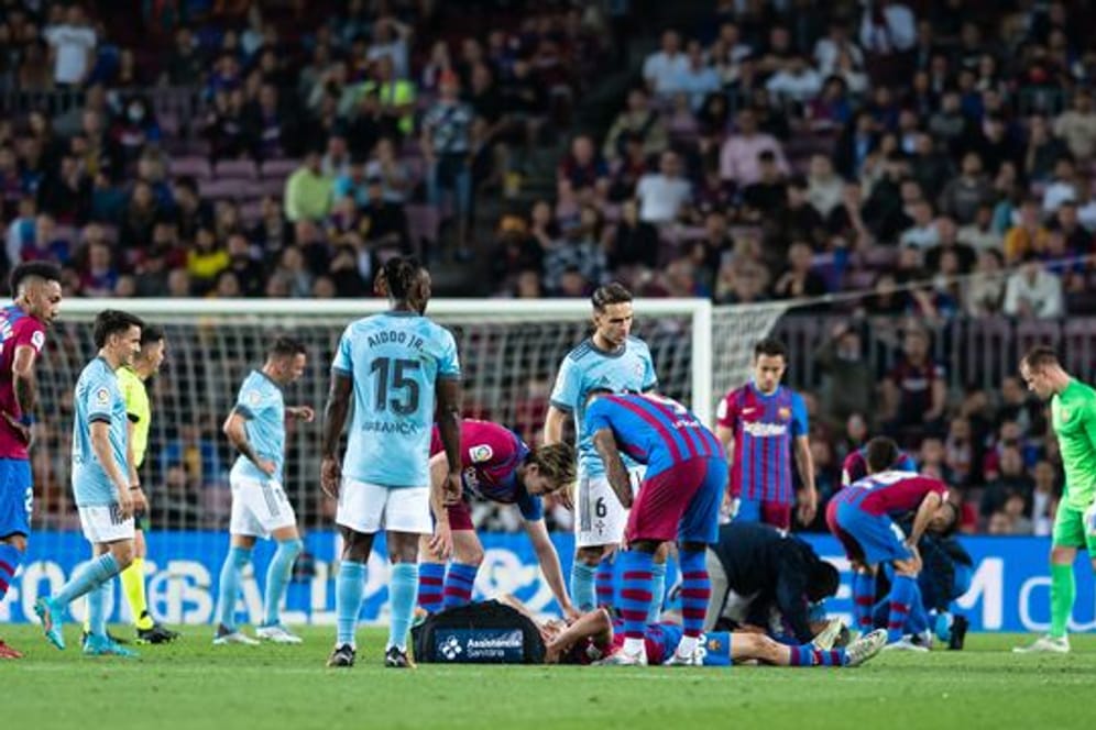 Ronald Araujo vom FC Barcelona war während des Ligaspiels gegen Celta Vigo zusammengebrochen.