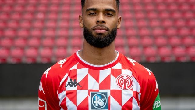 Verlässt den FSV Mainz 05 und wechselt zu Sporting Lissabon: Der Niederländer Jeremiah St. Verlässt den FSV Mainz 05 und wechselt zu Sporting Lissabon: Der Niederländer Jeremiah St.