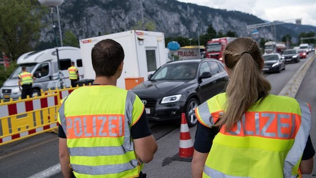 Deutschland lässt seit 2015 an der Grenze zwischen Bayern und Österreich wieder kontrollieren.