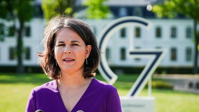 Bundesaußenministerin Annalena Baerbock (Bündnis 90/Die Grünen) gibt ein Pressestatement zu Beginn des Gipfeltreffens der Außenminister der G7-Gruppe der führenden demokratischen Wirtschaftsmächte.