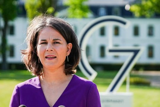 Bundesaußenministerin Annalena Baerbock (Bündnis 90/Die Grünen) gibt ein Pressestatement zu Beginn des Gipfeltreffens der Außenminister der G7-Gruppe der führenden demokratischen Wirtschaftsmächte.