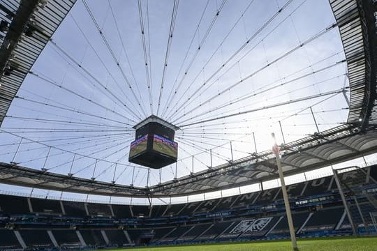 Die Stadt Frankfurt will sich um das Finale der Europa League im Jahr 2026 bemühen.